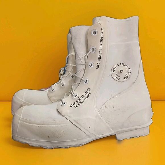 Vintage 1982 US Military Extreme Cold Weather Bunny Boots Airborne White 13 XN - Picture 1 of 8